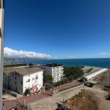 Sea La Vie - Elegant Beachfront Family Apartment, Shengjin شقة Lezhë