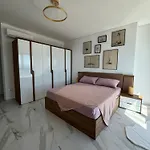 Lejlighed Sea La Vie - Elegant Beachfront Family Apartment, Shengjin