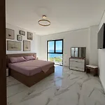 Lejlighed Sea La Vie - Elegant Beachfront Family Apartment, Shengjin *