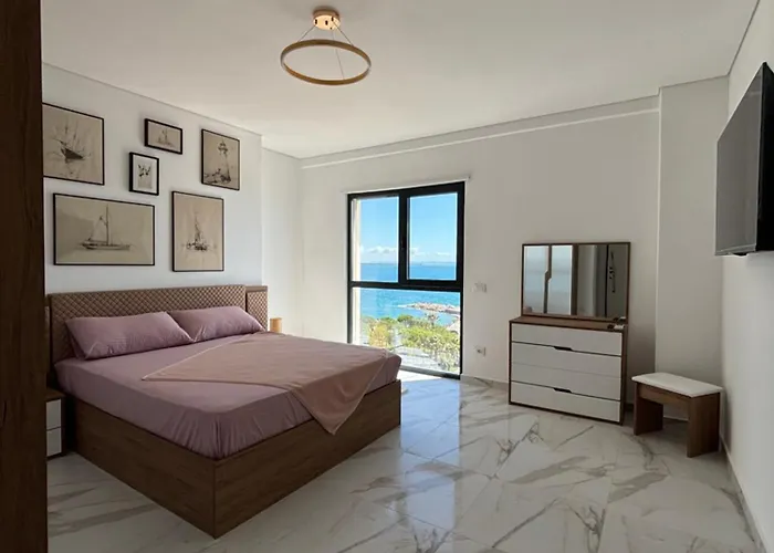 Apartment Sea La Vie - Elegant Beachfront Family Apartment, Shengjin *