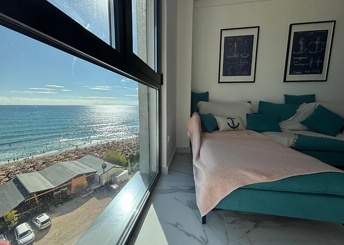 Sea La Vie - Elegant Beachfront Family Apartment, Shengjin Lezhë
