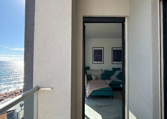 Appartement Sea La Vie - Elegant Beachfront Family Apartment, Shengjin *
